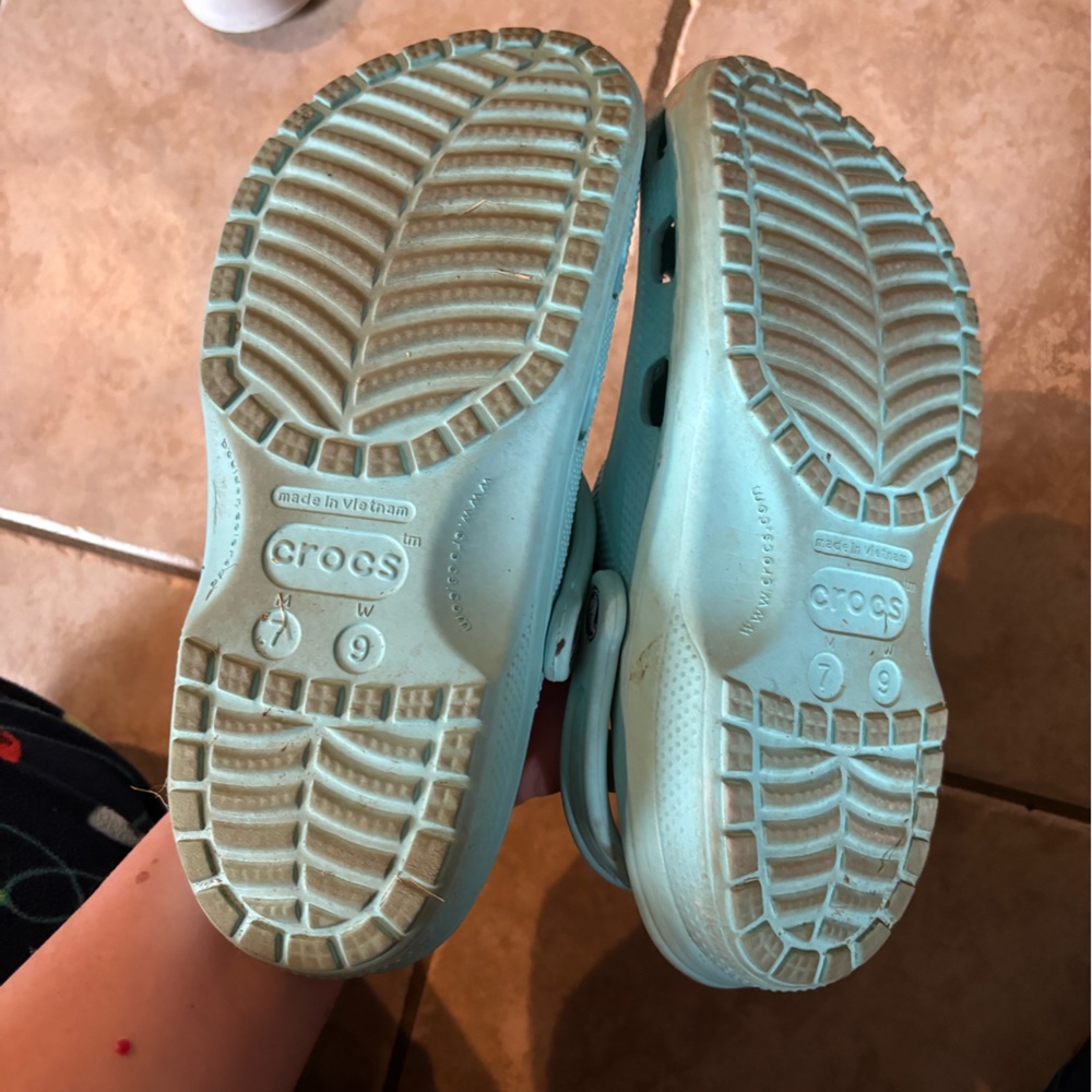 Crocs - Picture 2 of 2